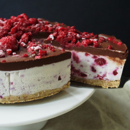 Raw Raspberry and Chocolate Cheesecake
