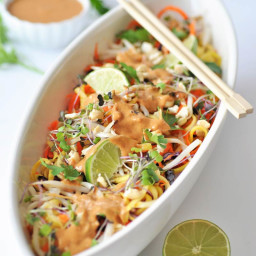 Raw Super Sprouts Pad Thai with Spicy Peanut Sauce