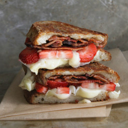 Recipe: Brie, Bacon and Strawberry Grilled Cheese Sandwich