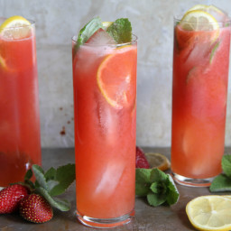 Recipe: Vodka Strawberry Lemonade Cocktails