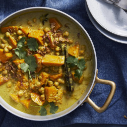 RecipeTin Eats’ golden coconut pumpkin curry is quick, cheap and easy (and 