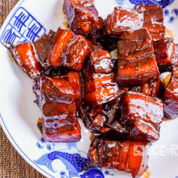 Red Braised Pork Belly (Hong Shao Rou 红烧肉)