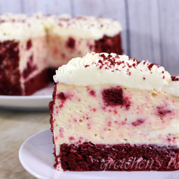 Red Velvet Cheesecake