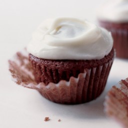 red-velvet-cupcake-d23e08.jpg