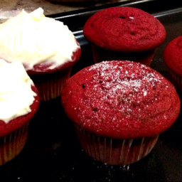 red-velvet-cupcakes-9.jpg