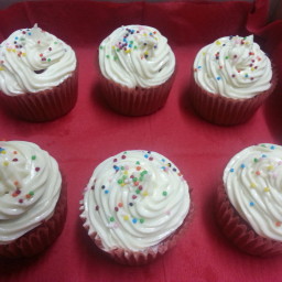 red-velvet-cupcakes-with-cream-chee-13.jpg
