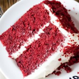 red-velvet-layer-cake-with-cream-cheese-frosting-2072640.jpg