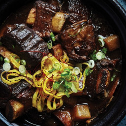 Red Wine and Soy and #8211;Braised Short Ribs