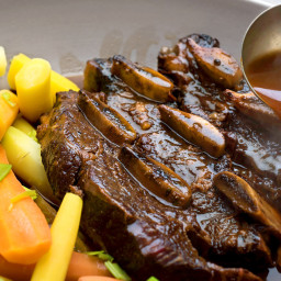 Red Wine-Braised Short Ribs With Carrots