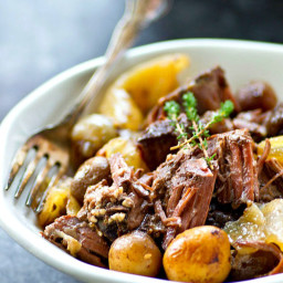 Red Wine Crockpot Beef with Fingerling Potatoes