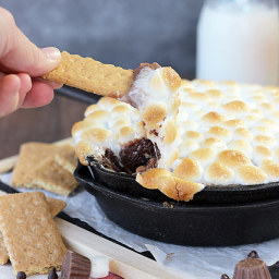 Reese’s Peanut Butter Cup S’mores Dip