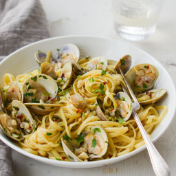 Restaurant-Style Linguine with Clams