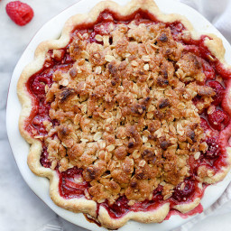 Rhubarb and Raspberry Pie With Oatmeal Crumble