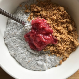 Rhubarb Crumble Chia Pudding (Paleo/Vegan/LOVE Bowl)