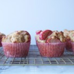 rhubarb-ginger-muffins-2205487.jpg