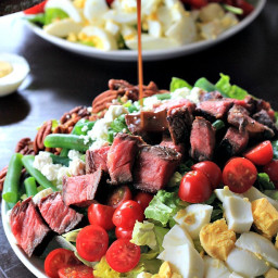 ribeye-steak-salad-with-balsamic-vinaigrette-2035900.jpg