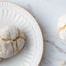Ricciarelli: Chewy Italian Almond Cookies