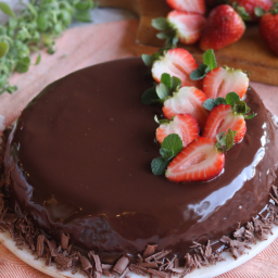 RICE COOKER HACKS - Easy Chocolate Cake w/ Chocolate Ganache Topping!