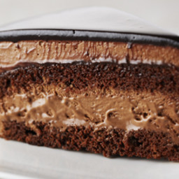 Rich Chocolate Mousse Cake