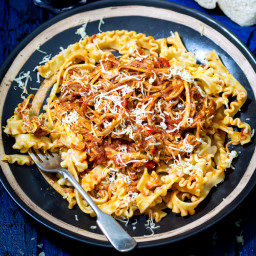 Rich and Tender Pulled Pork Ragu with Pasta