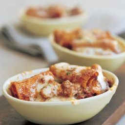 Rigatoni with Cheese and Italian Sausage