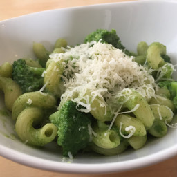 Pasta with Roman Broccoli Sauce
