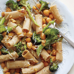 Rigatoni With Roasted Broccoli and Chickpeas