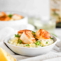 Risotto with Lemon, Basil, Crispy Seared Scallops and White Wine