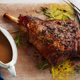 roast-lamb-with-madeira-gravy-2207726.jpg