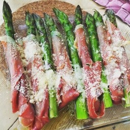 Roasted Asparagus Wrapped in Ham with Manchego Cheese