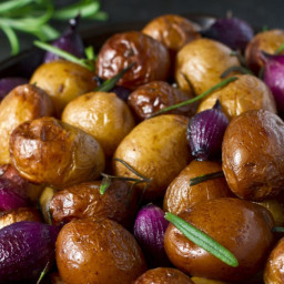 Roasted Baby Potatoes with Thyme and Rosemary