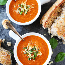 Roasted Cauliflower Red Pepper Soup