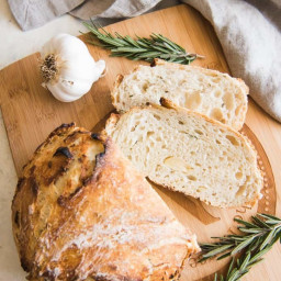 Roasted Garlic & Rosemary No-Knead Artisan Bread