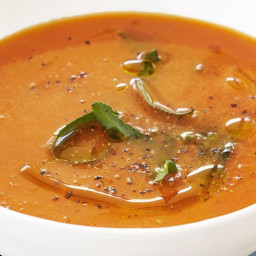 Roasted garlic and tomato soup