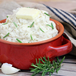 Roasted Garlic & Rosemary Cauliflower Mash