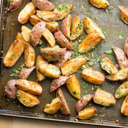 roasted-new-potatoes-with-garlic-1190619.jpg