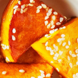 Roasted pumpkin with soy sauce and sesame seeds