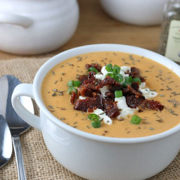Roasted Red Bell Pepper and Cauliflower Soup