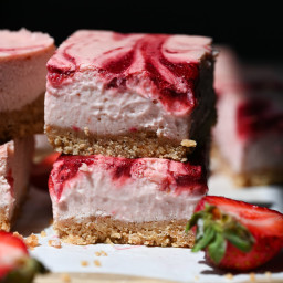 Roasted Strawberry Cheesecake