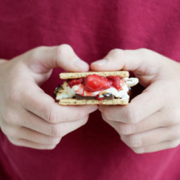 Roasted Strawberry S'mores