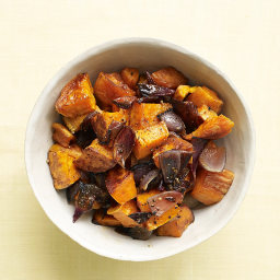 Roasted sweet potatoes with red onions