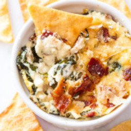 Roasted Garlic and Bacon Spinach Dip