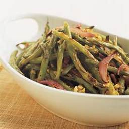 Roasted Green Beans with Red Onion and Walnuts