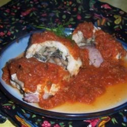 Rollitos de Pollo en Salsa de Guajillo (Chicken Rolls in Guajillo Pepper Sa