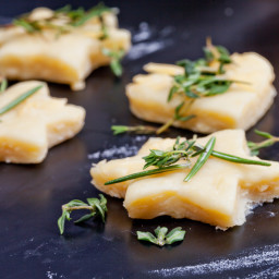 rosemary-cheese-crackers.jpg