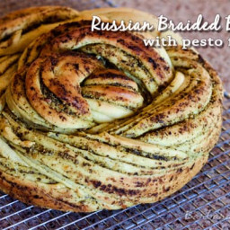 russian-braided-bread-with-pesto-filling-to-celebrate-world-bread-day-2338265.jpg