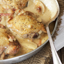Rustic Chicken with Apples and Bacon