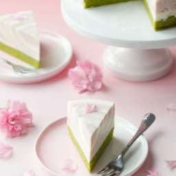 sakura-matcha-mousse-cake-2822637.jpg