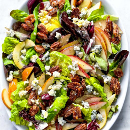 Salad With Pears, Gorgonzola and Candied Pecans