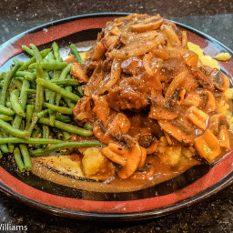 Salisbury Steak with Mushroom Gravy & Mashed Potatoes